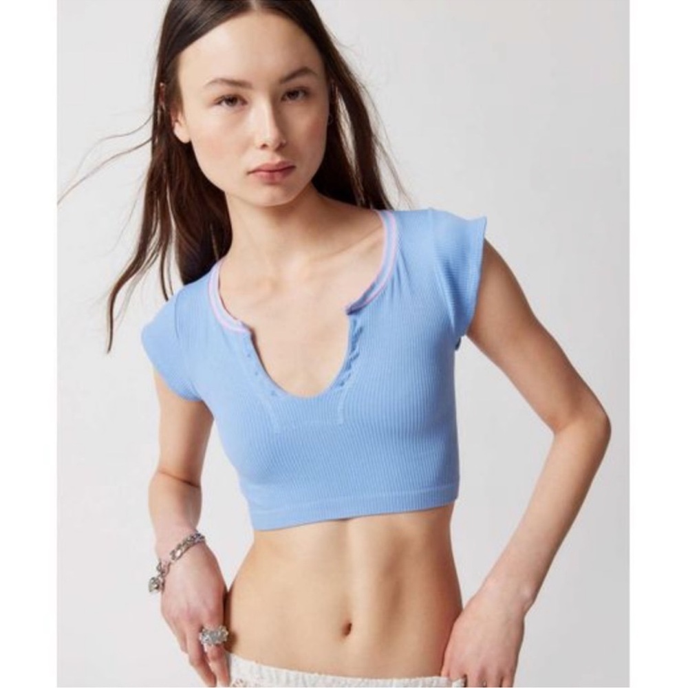 Worn once and cleaned urban Out from Under Go For Gold Seamless SIZE:M/L